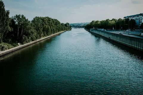Водное пространство реки