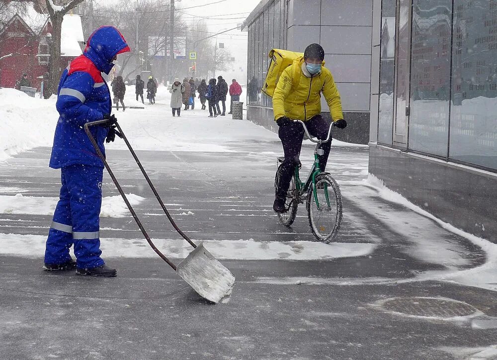 Русски снег бураны. Снежный Буран в Москве. Буран снегопад. Снежный Буран в Костанае 2022. Снежный Буран накрыл.