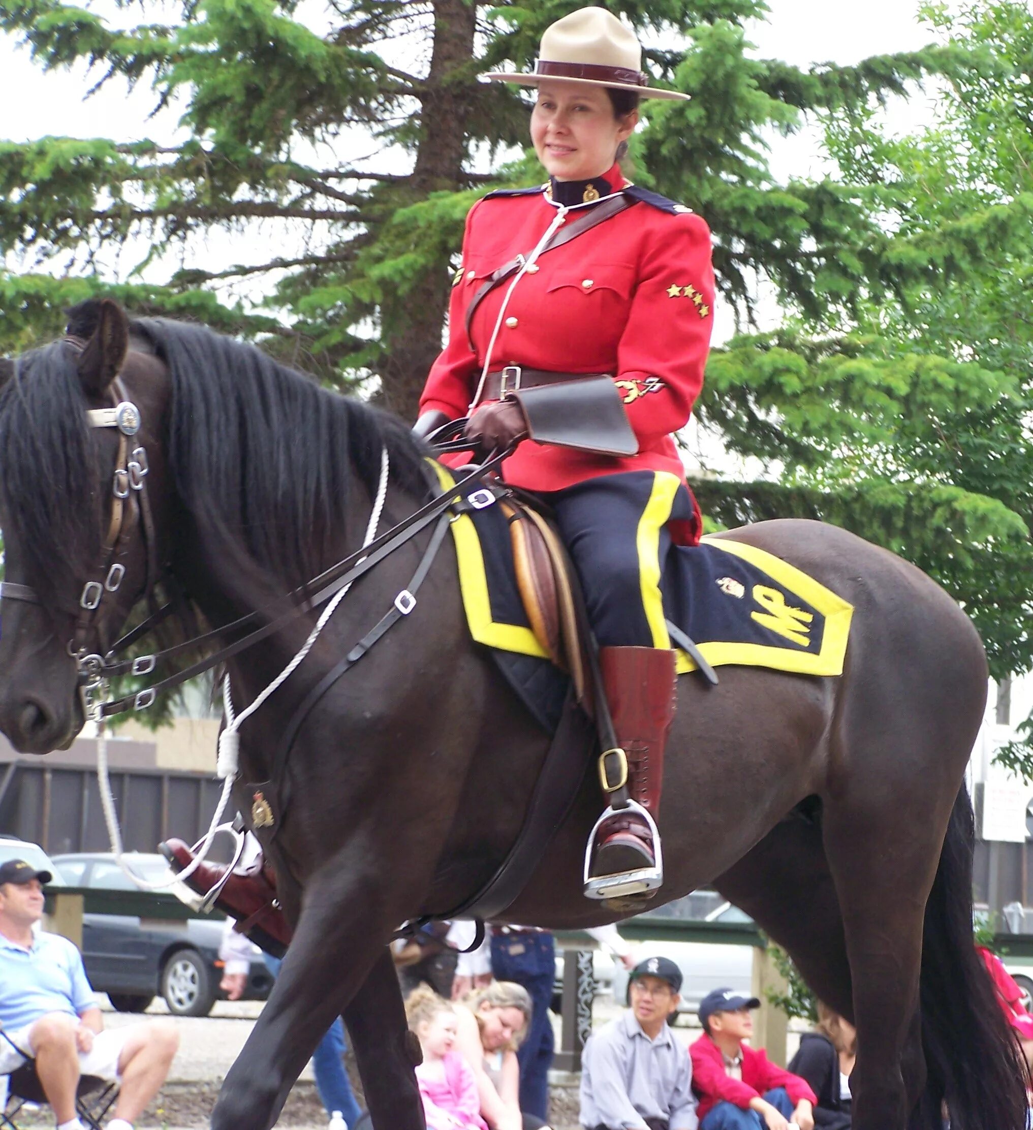 Королевская Конная полиция. Конная полиция Канады. Royal Canadian Mounted Police. Форма королевской канадской конной полиции.