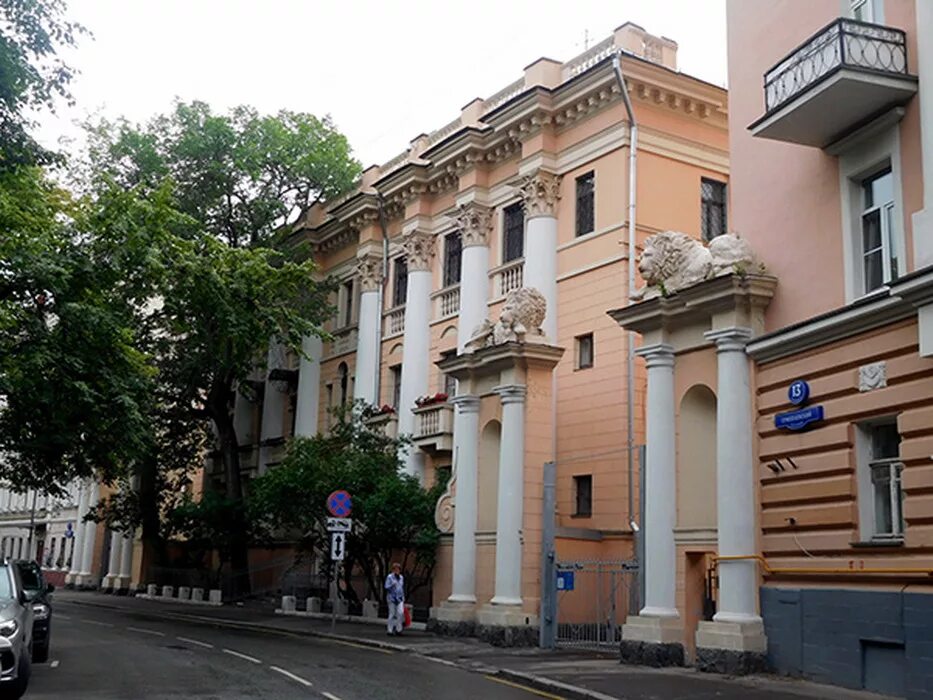 Большая конюшенная 9 парадная. Особняк слепцова спб парадная. Особняк слепцова спб. Большая конюшенная ул 9 парадная. Особняк 9.