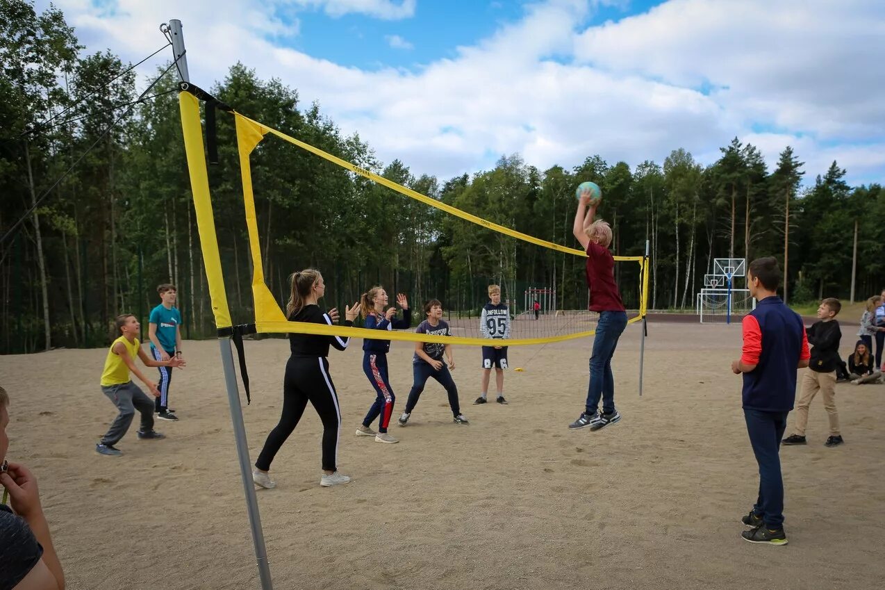 детский лагерь пески алые паруса. лагерь алые паруса киров кстинино. алые паруса лагерь родниковский район. алые паруса заброшенный лагерь в шепси. детский лагерь алые паруса ленинградская.