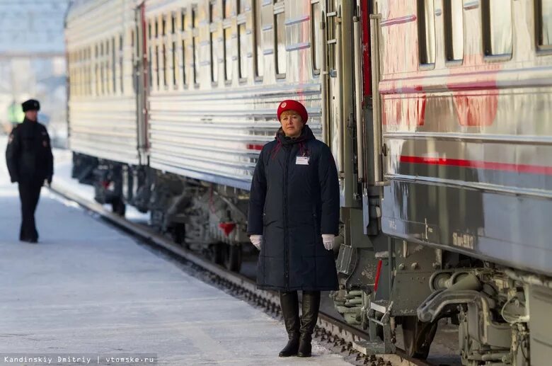 Поезд правды новосибирск. РЖД Томск 2. Томск вокзал поезда. Поезд Новосибирск. Электропоезд РЖД.