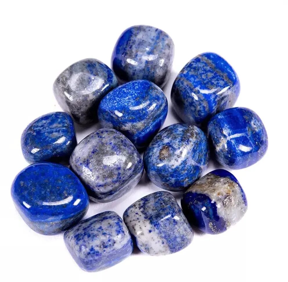 камни синего и голубого цвета. лазурит камень голубой. голубой драгоценный камень лазурит. Lapis lazuli камень. синий полудрагоценный камень.