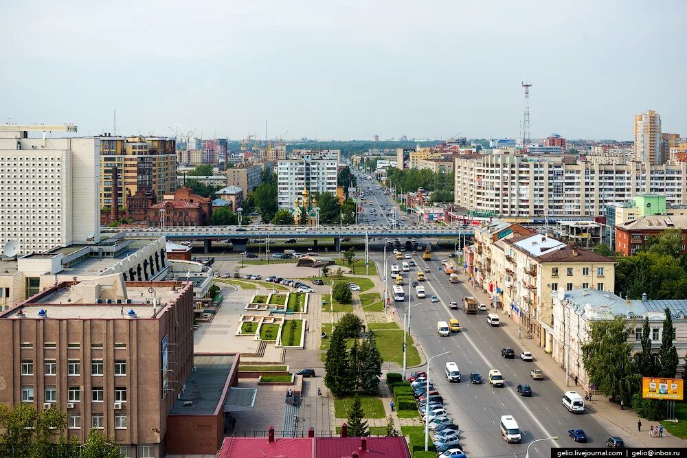 Сколько городу омску. Город Омск с высоты. Центр Омска с высоты птичьего полета. Омск город миллионник. Главная площадь Омска.