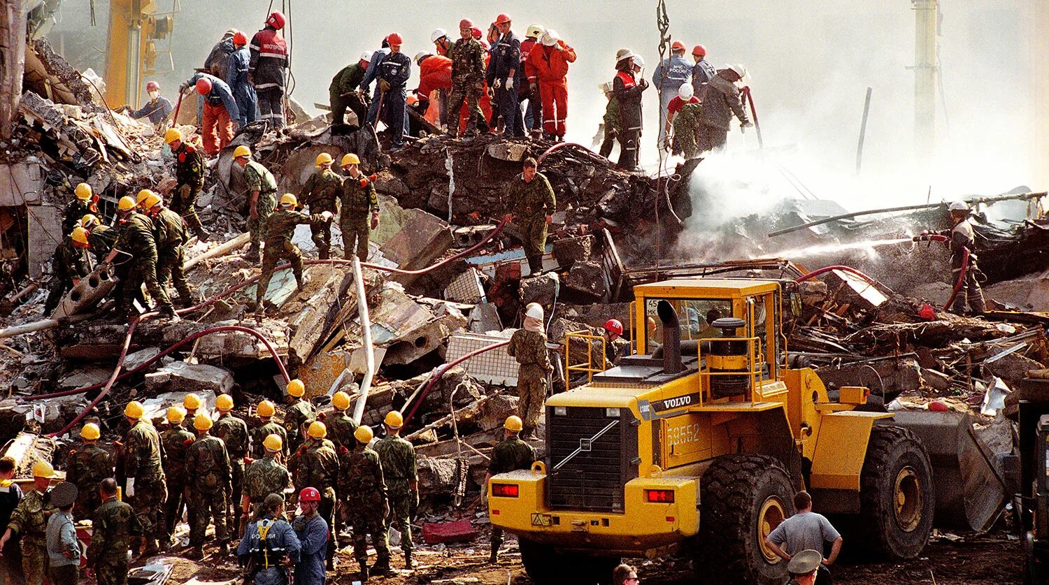 Взрыв в Москве 1999 на улице Гурьянова. 9 Сентября 1999 улица Гурьянова. Взрыв жилого дома на улице Гурьянова в Москве 1999.