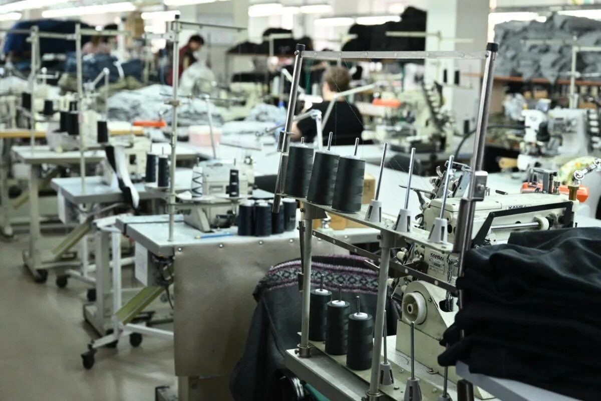 Старый завод в нижнем тагиле. Предприятие южный урал. Предприятие южный урал. Завод карабашмедь в челябинской области. Челябинск заводы.