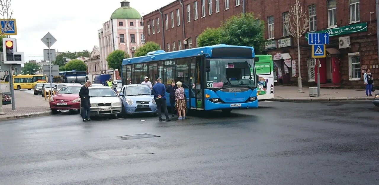 Новая схема движения вологда. Автобус 3 череповец. Схема автобусов череповец. 37 автобус череповец маршрут на карте. Автобус 3 череповец.
