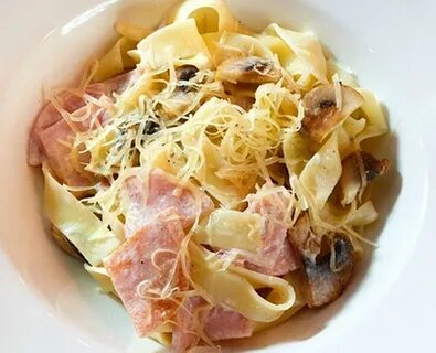 Паста с ветчиной и грибами