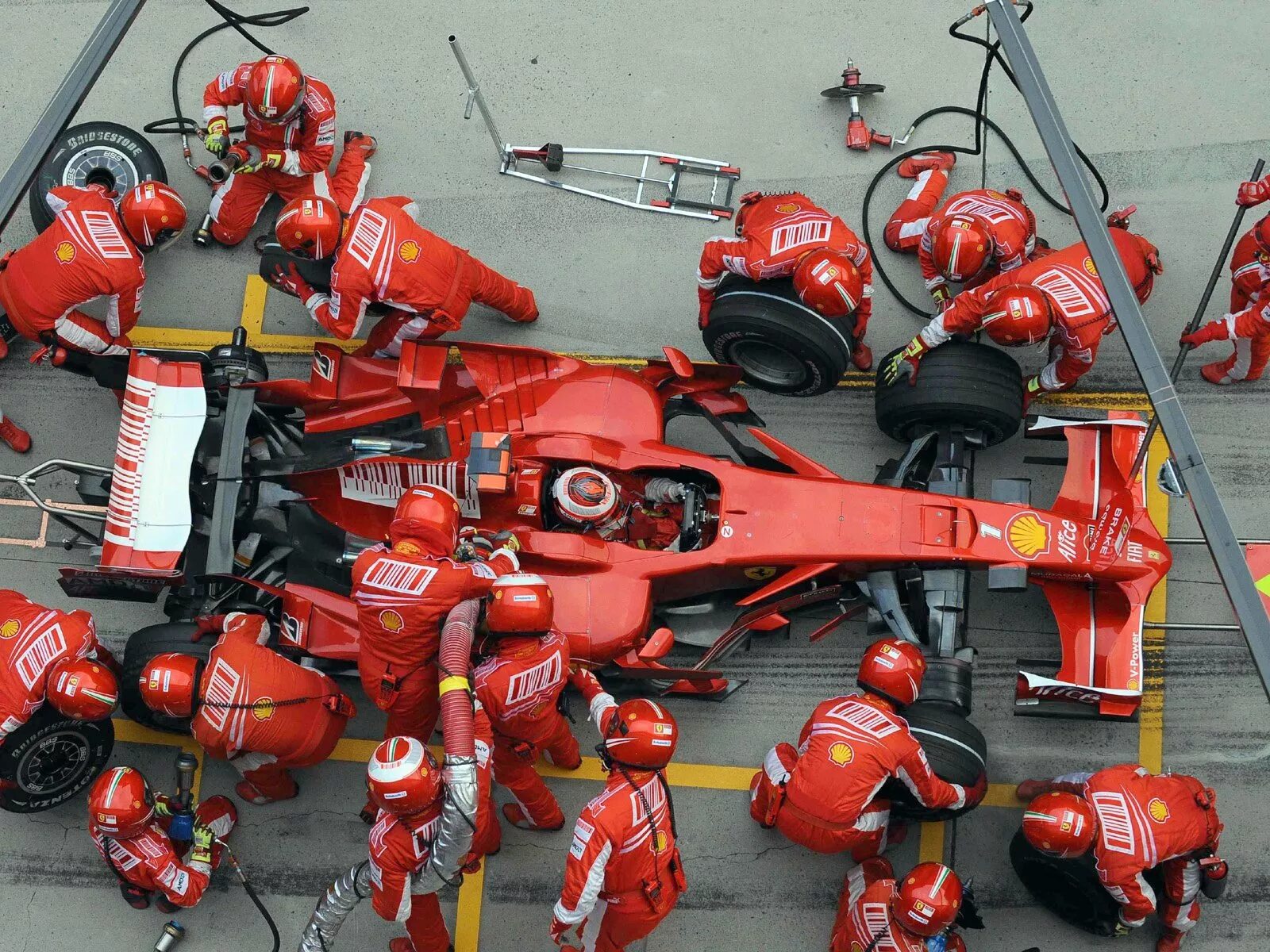 Пит стоп формула 1. Ferrari f1 Pit. Ferrari f1 пит стоп. Формула 1 Pit stop. Пит стор