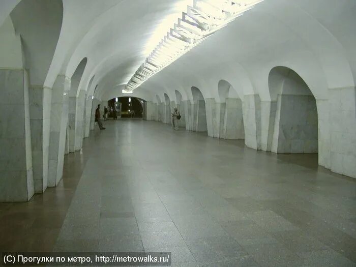 Вестибюль метро ленинский проспект. Gen87 шаболовская. Станция шаболовская. Московское метро станции калужско рижской линии. Москва октябрьская.
