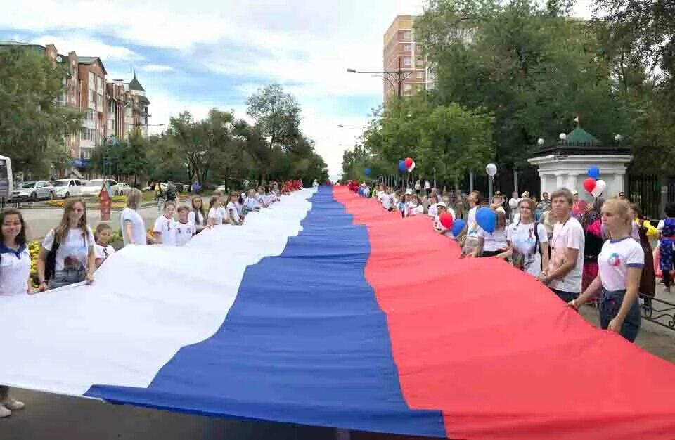 12 июня 2018. 12 Июня 2022 праздник. 12 Июня день России флаг. День флага России в 2022 году. Праздник в Меледино 12 июня.