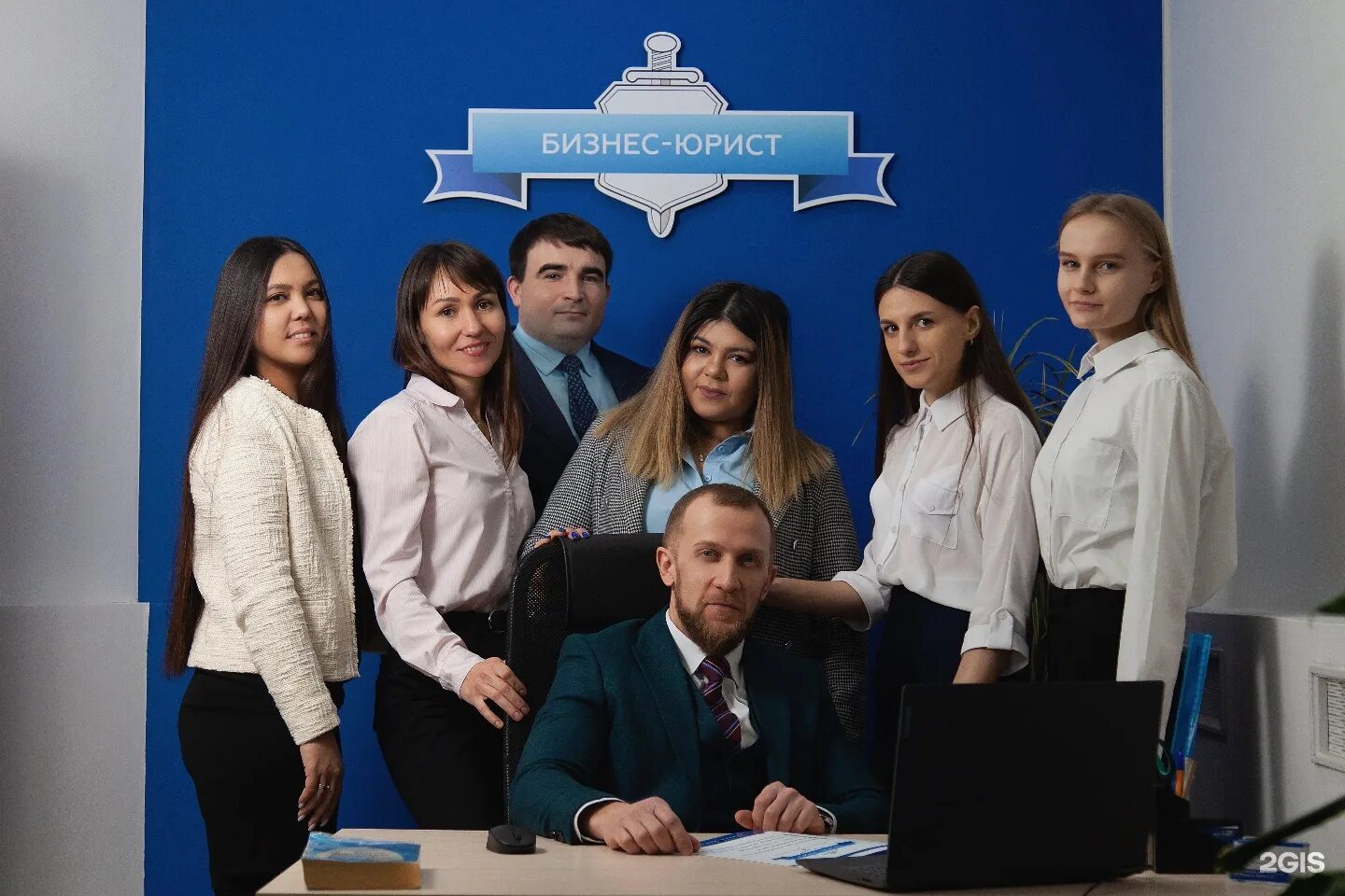 Юридическая компания бизнес. Коллектив юридической фирмы. Сайт юридической компании. Юридическая компания бизнес. Коллектив женщин.