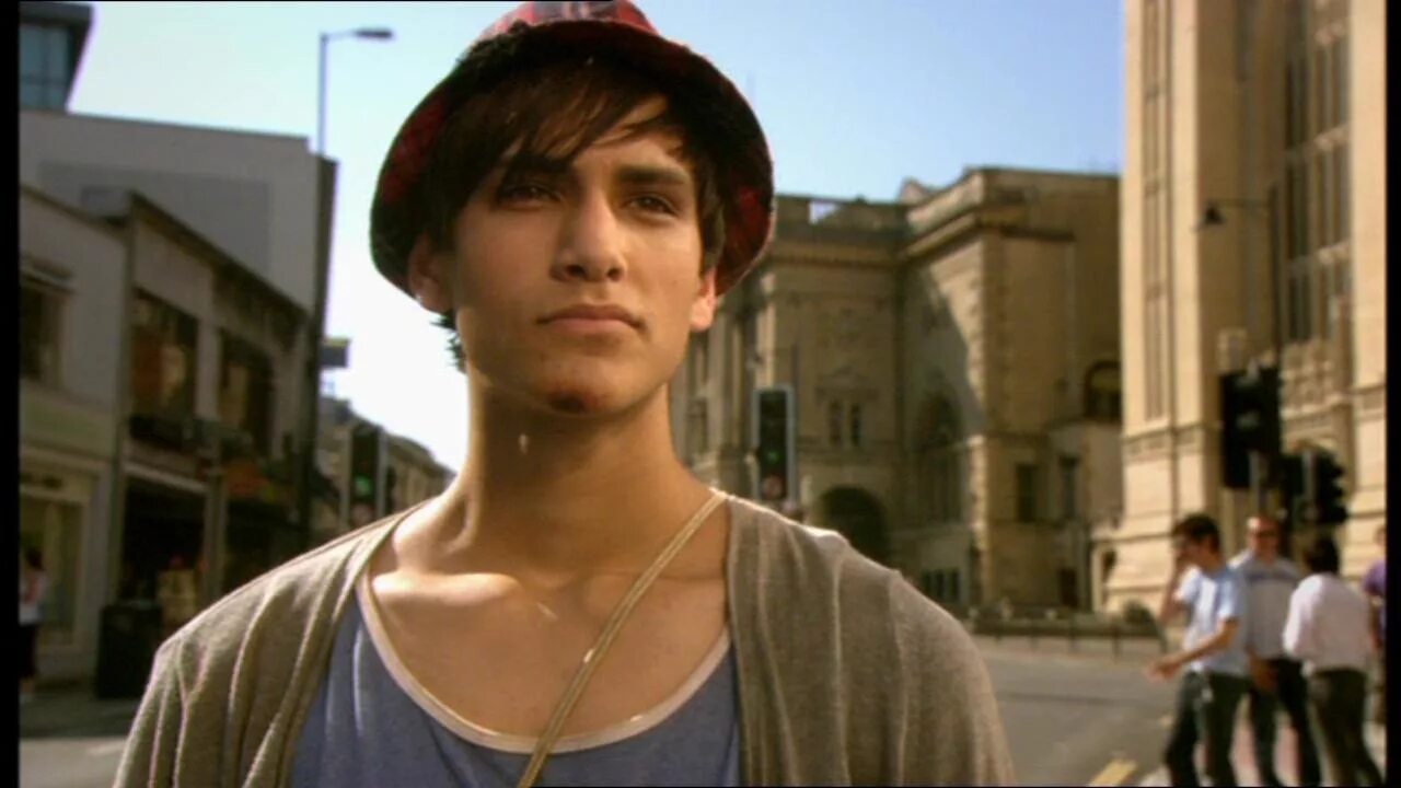 Skins characters. Люк паскуалино молокососы. люк паскуалино skins. luke pasqualino молокососы.