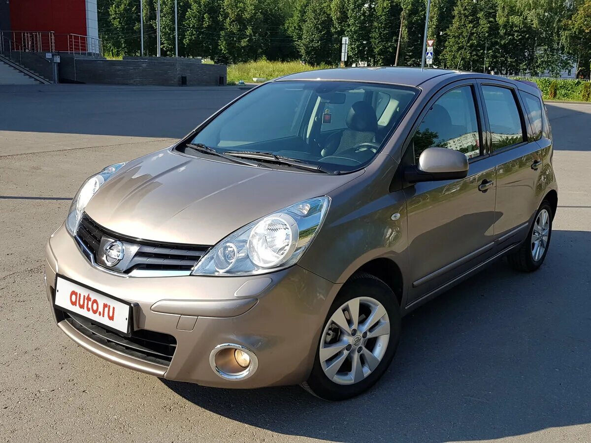 Ниссан ноут обзор. Nissan Note 2012. Nissan Note 2012 1.8. Nissan Note 2012 Рестайлинг. Ниссан ноут 2012 белый.