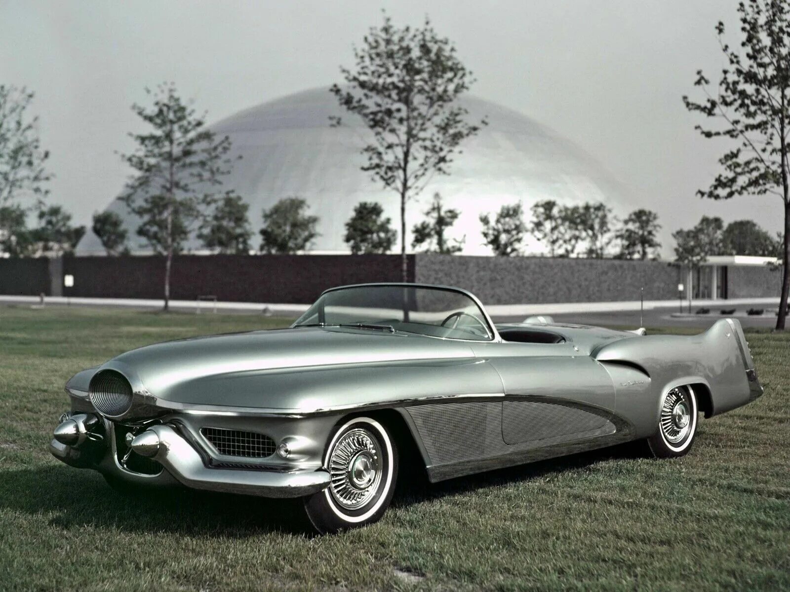 Модерн машин. Buick lesabre 1951. Buick lesabre. 1951 Buick lesabre Concept. Buick le Sabre.
