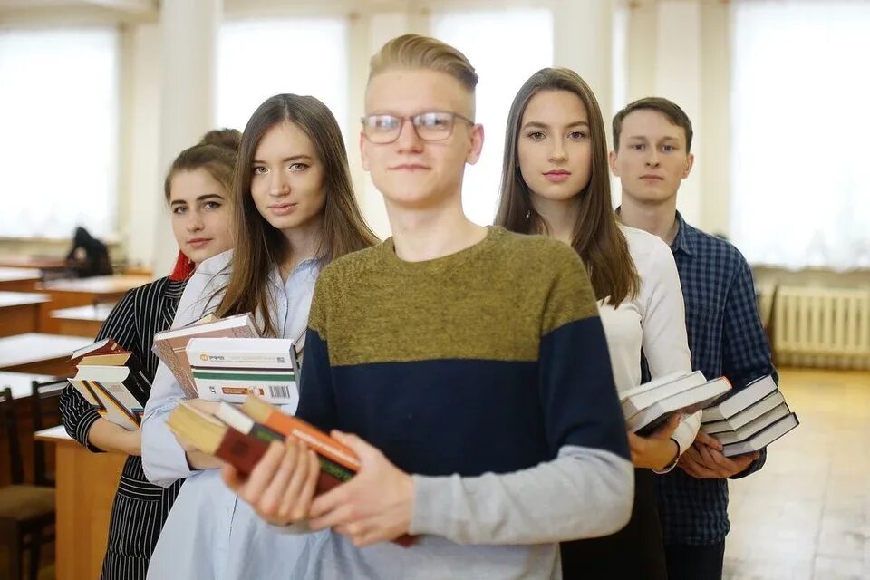 Образ поступать. Студенты в вузе. Поступление в вуз. Студент абитуриент. Поступил в вуз.