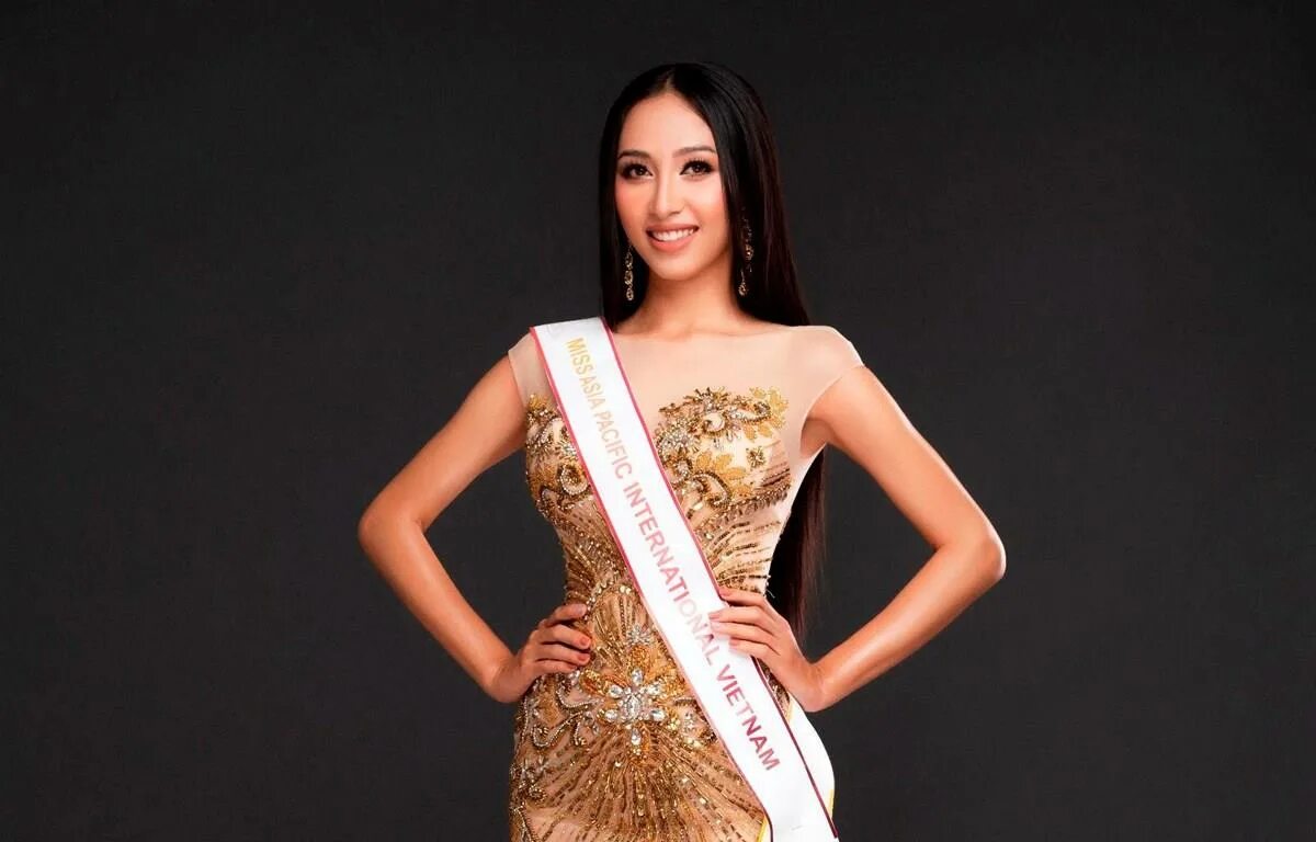 Мисс азия арабия. Miss asia. Мисс азия 2019. Уитни лау мисс азия 2013. Miss asia.