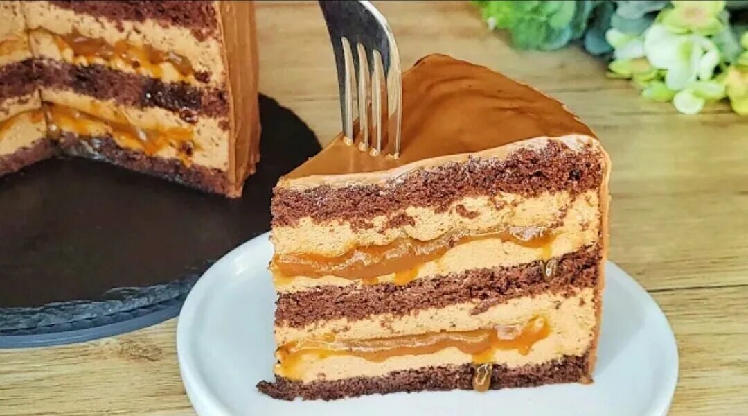 Торт марс рецепт в домашних условиях. Торт Марс. Шоколадный торт Марс. Торт Марс в разрезе. Украсить торт Марс.