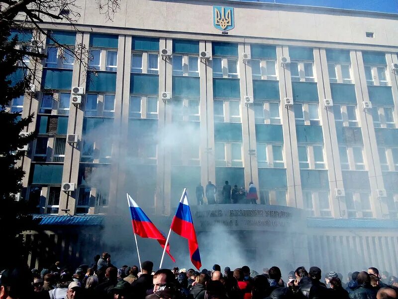 Июня 2014 г. Луганская ога авиаудар. Обстрел луганской ога 2 июня 2014 года. Здание сбу в луганске. Авиаудар по луганску 2 июня 2014 года.