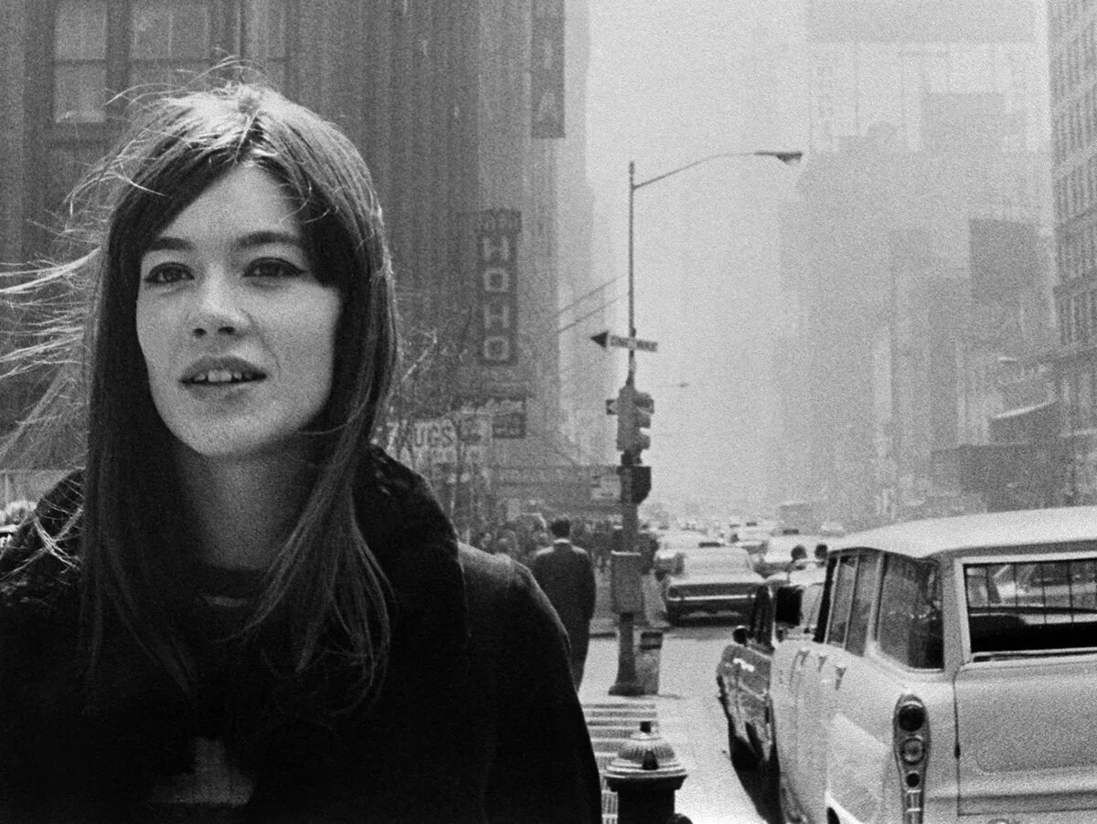 Французская песня жизнь. Francoise Hardy New. Francoise Hardy в молодости.