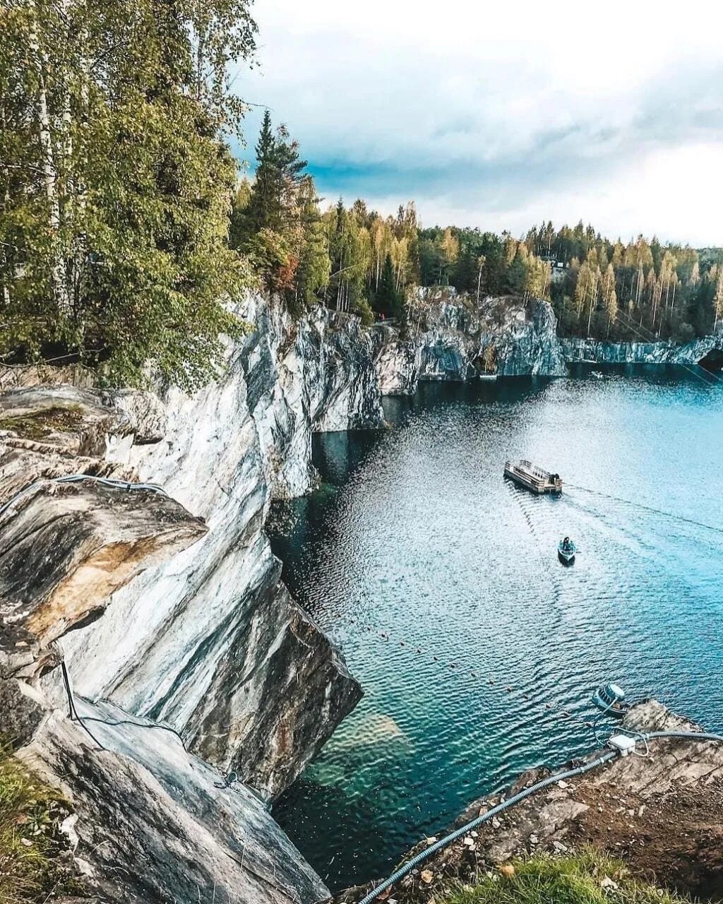 Горный парк Рускеала мраморный каньон. Карелия каньон Рускеала. Мраморный каньон Рускеала Республика Карелия. Сортавала каньон Рускеала.