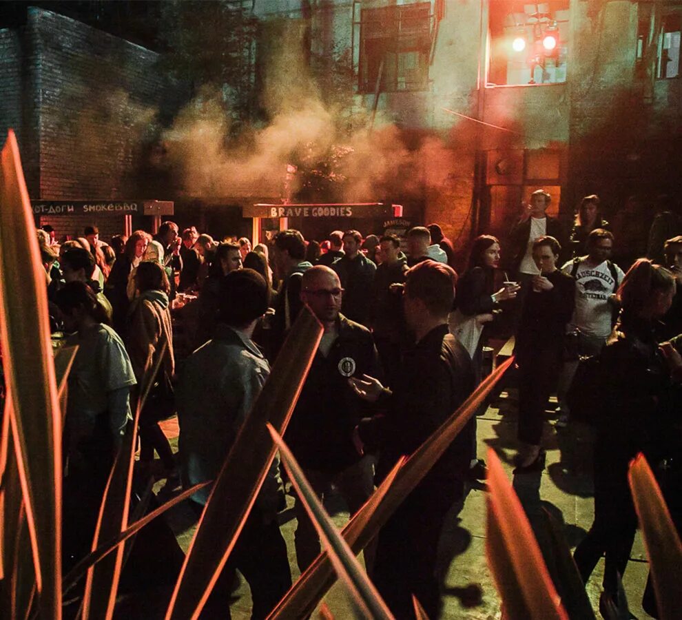 Клуб на арсенальной набережной. Клуб blank санкт-петербург. Blanc петербург. Blanc петербург. Blank клуб спб.