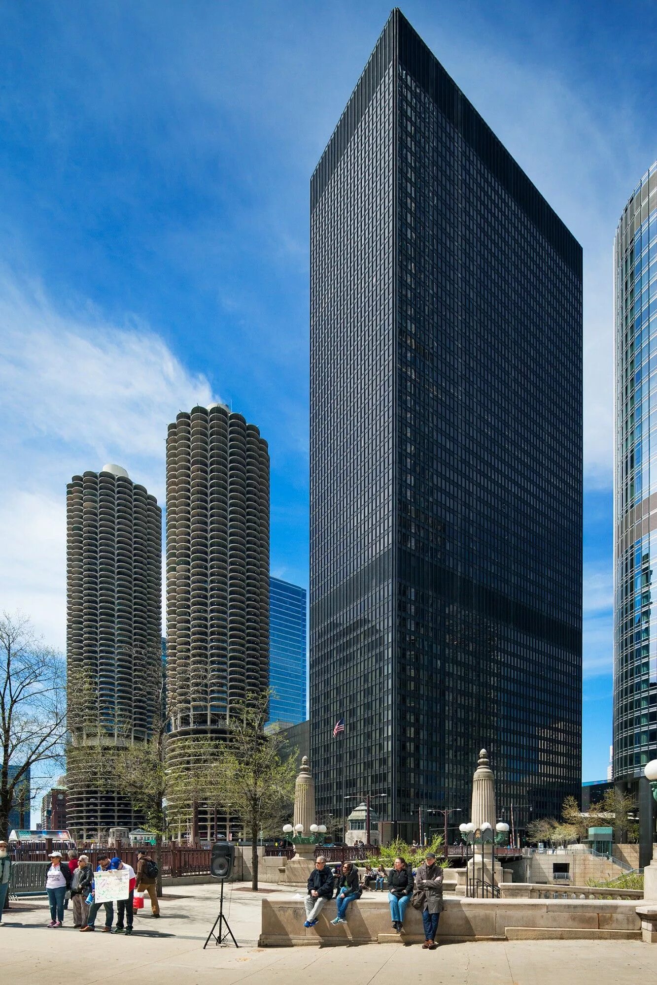 Здание IBM В Чикаго. Мис Ван дер Роэ небоскребы в Чикаго. IBM мис Ван дер Роэ.