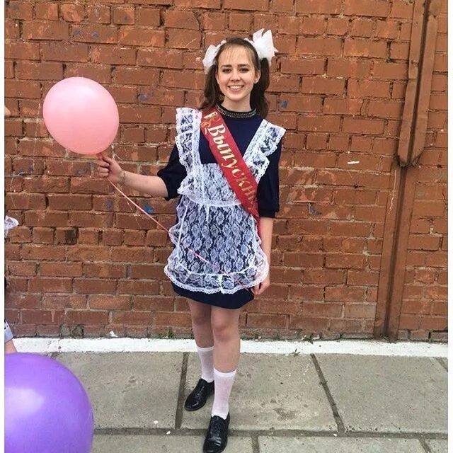 Как подписать фото с последнего звонка 9. Прическа на последний звонок. Как подписать фото с последнего звонка 9. Последний звонок. Выпускники на линейке.