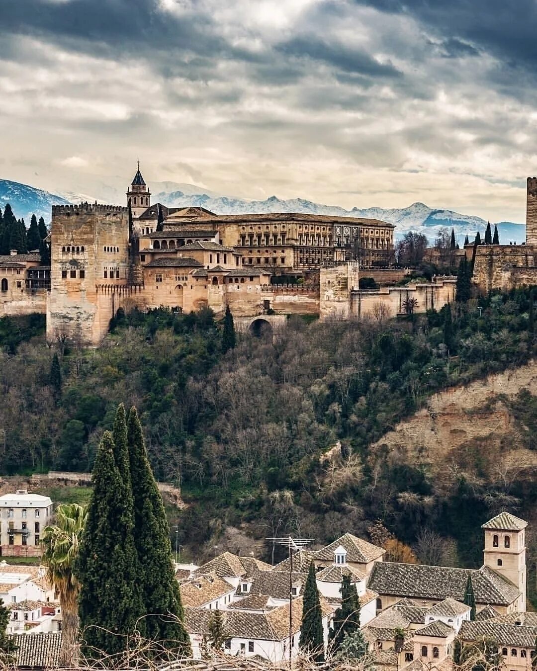 Best spain. Альгамбра Гранада. Гранада Испания. Гранада Андалусия Испания. Альгамбра Испания достопримечательности.