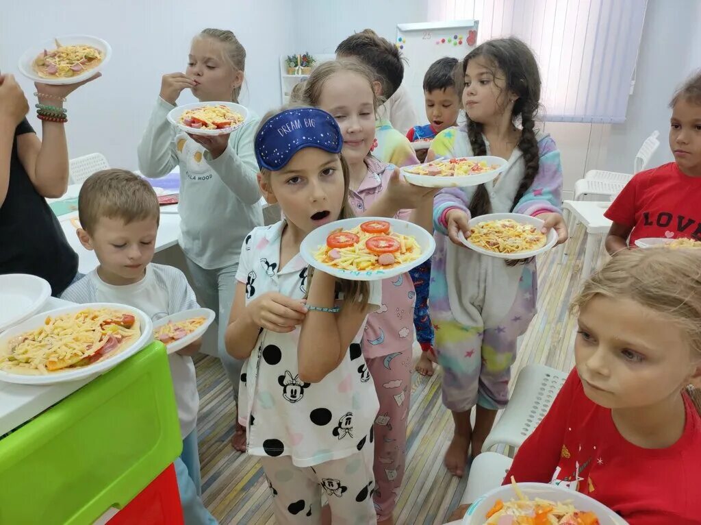 Ул севастопольская 41е. Ул караманова симферополь на карте. Центр развития симферополь. Детский дом для подростков в симферополе. Детский дом симферополь.