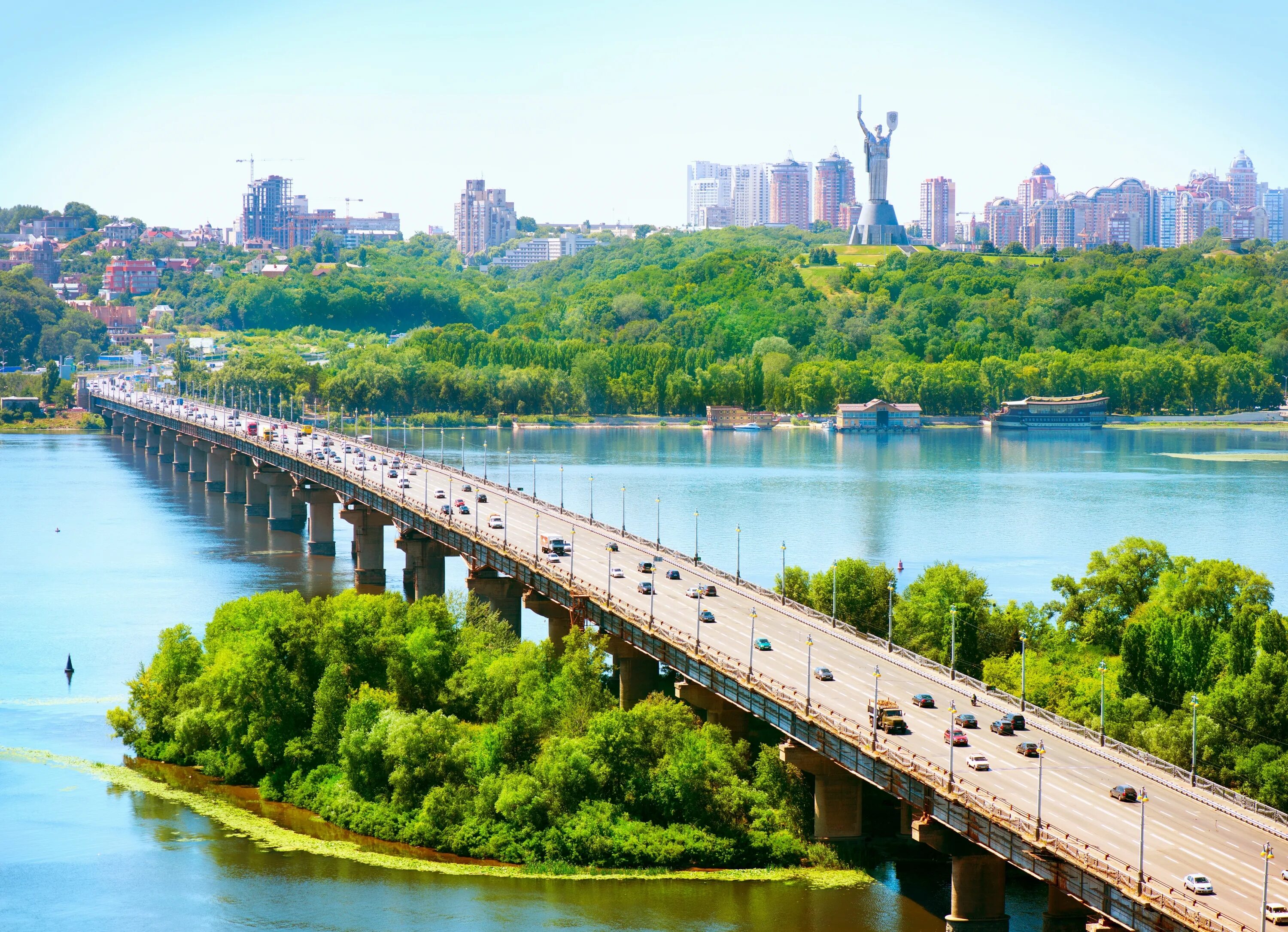 Река днепр в днепропетровске. Киев стоит на реке. Киев днепр. Киев река днепр. Река днепр на украине.