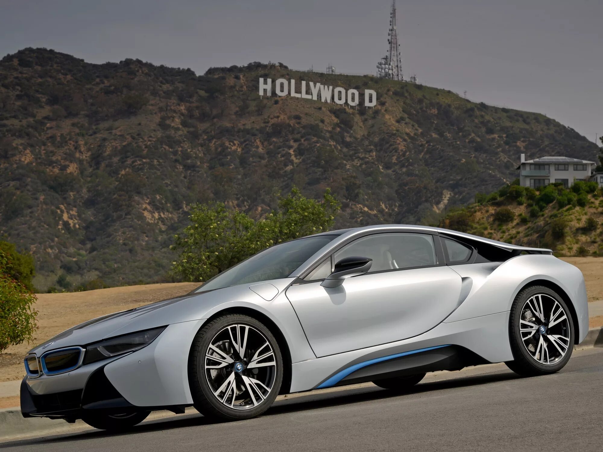 Bmw i8 coupe 2020. Бмв гибрид i8. Bmw i8 2014. Bmw i8 с российскими номерами. 1 i 8 i 12.