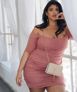 Curvy stepmom