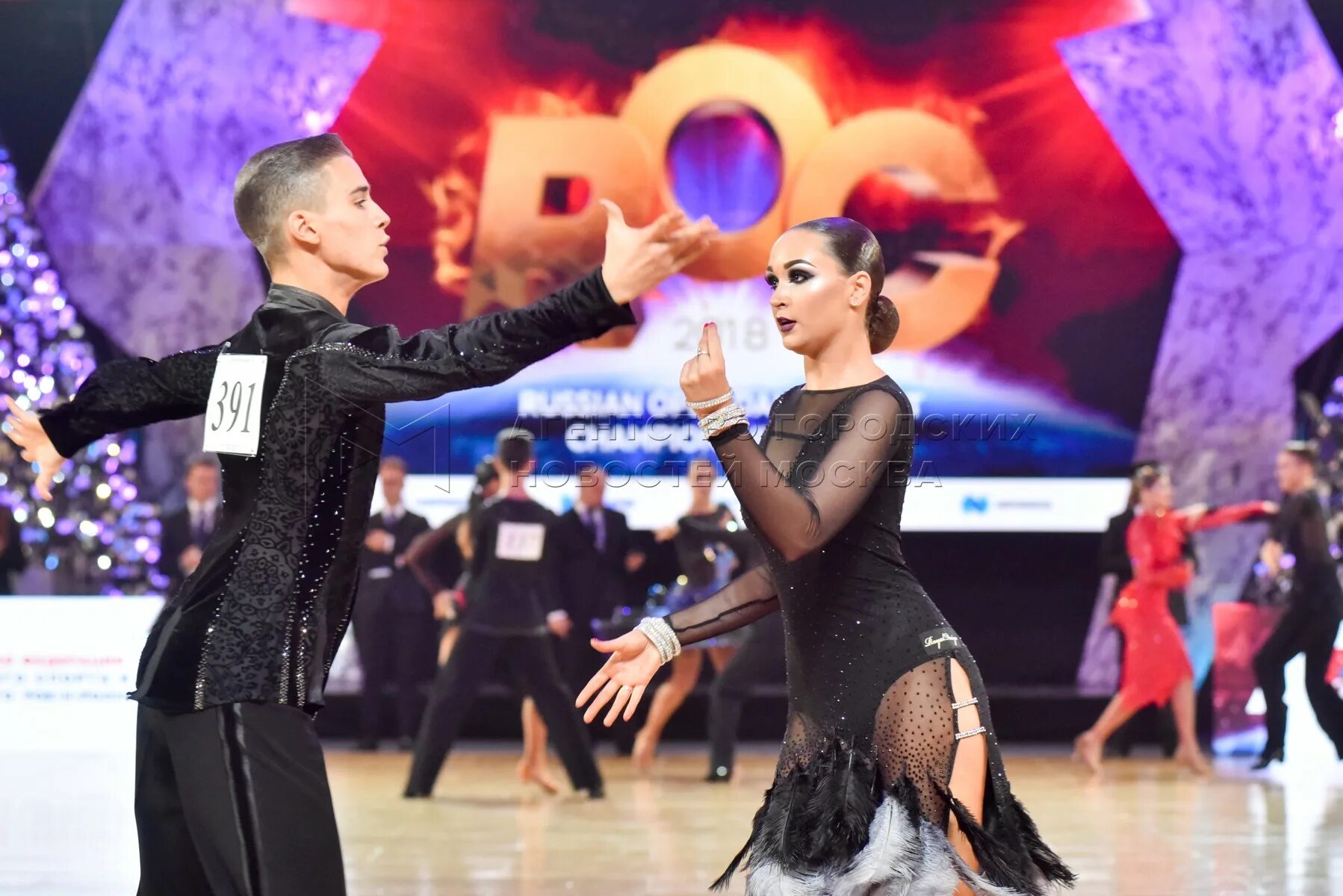 Экспо танцы. Крокус Экспо, бально спортивные танцы. Russian open DANCESPORT Championships 2022. Спортивные бальные танцы РТС Крокус Экспо. Площадка Крокус Экспо бальные танцы.