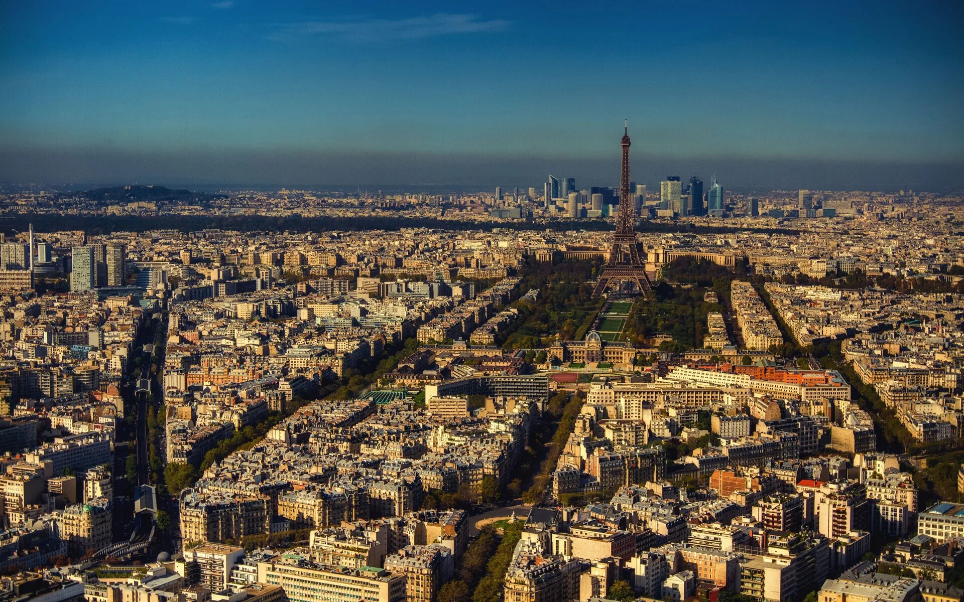Французские главные города. Город Париж Франция. Фор-де-Франс столица. Франция Париж Сити. Париж город 2023.