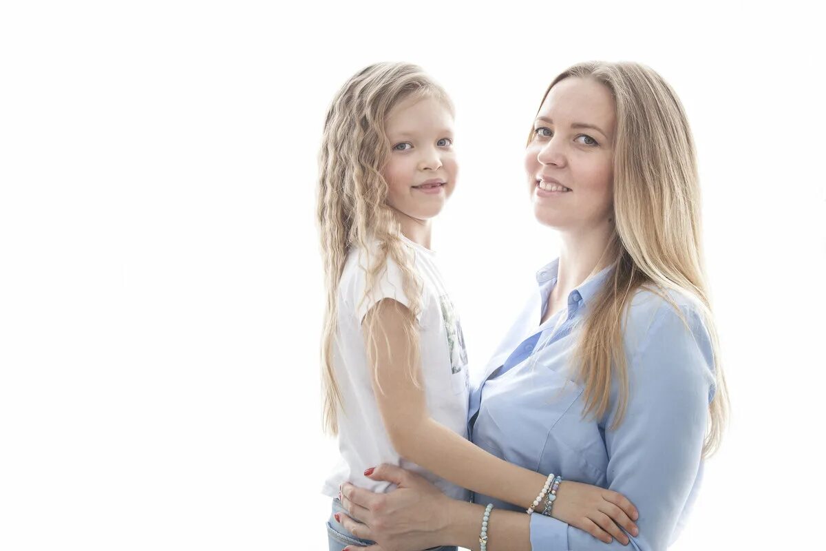 С дочкой знакомых. С дочкой. Мама и дочка. Красивая мама. Мама и дочка.
