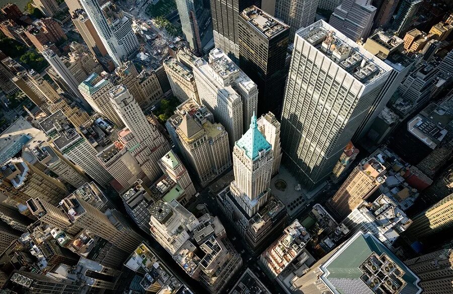 небоскребы вид сверху. крыша высотки. крыша небоскреба. нью-йорк манхэттен с высоты птичьего полета. дубай марина сверху.