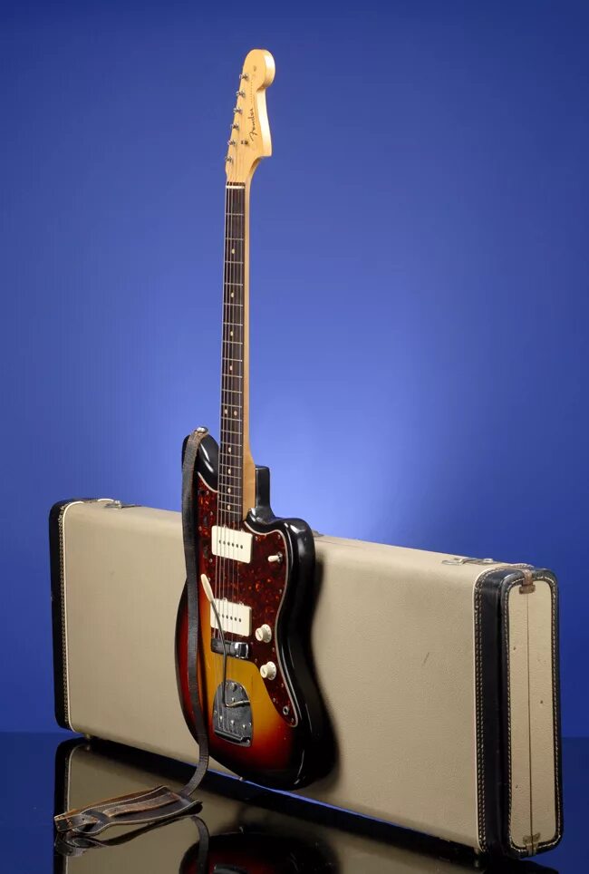 Jazzmaster 1963. Fender Blues Junior Sunburst. Джазмастер. Но ф на гитаре. Саксофон стюарт гитара