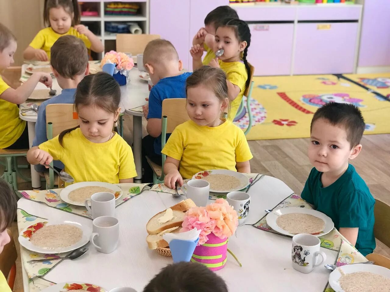 Школьное и дошкольное питание. Еда для детей. Питание детей в детском саду. Малыш ёда. Обед для детей.