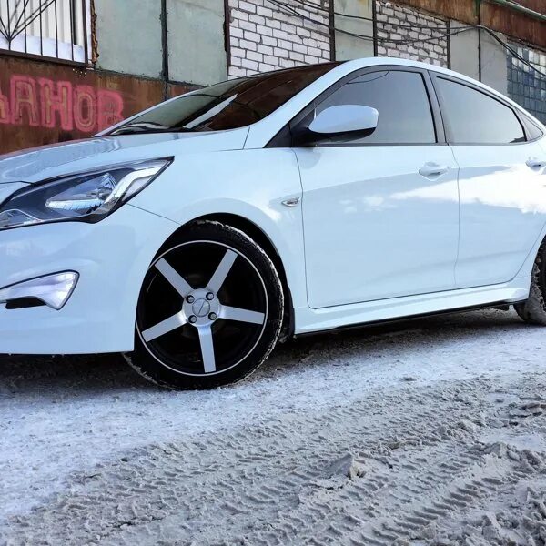 Белый солярис r17. Диски воссен солярис. Воссен на солярис r16. Hyundai i40 диски r18. Диски на солярис r18.