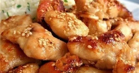 Грудка с кунжутом на сковороде