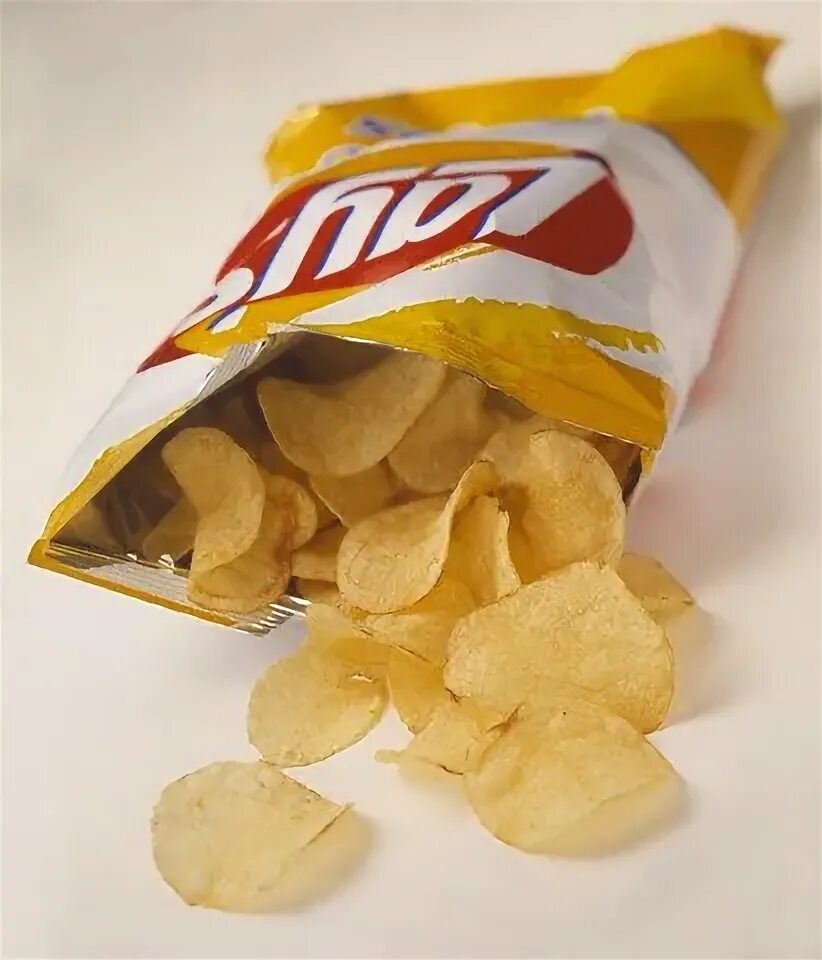 Чипсы чипсы чипсы число. Чипсы potato chips. чипсы лейс. открытая пачка чипсов. чипсы для детей.