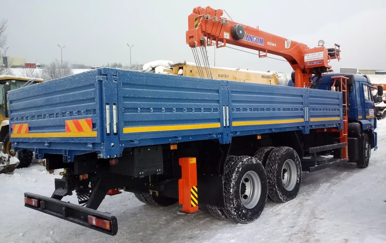 Манипулятор канглим. Кму kanglim ks1256g. кму kanglim ks1256g-ii. камаз 65117 с кму канглим 1256. бортовой камаз 65117-50 с кму kanglim ks 1256g-i.