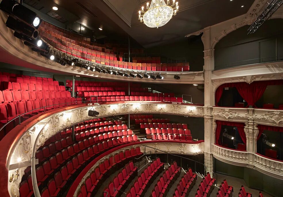 B b theatres