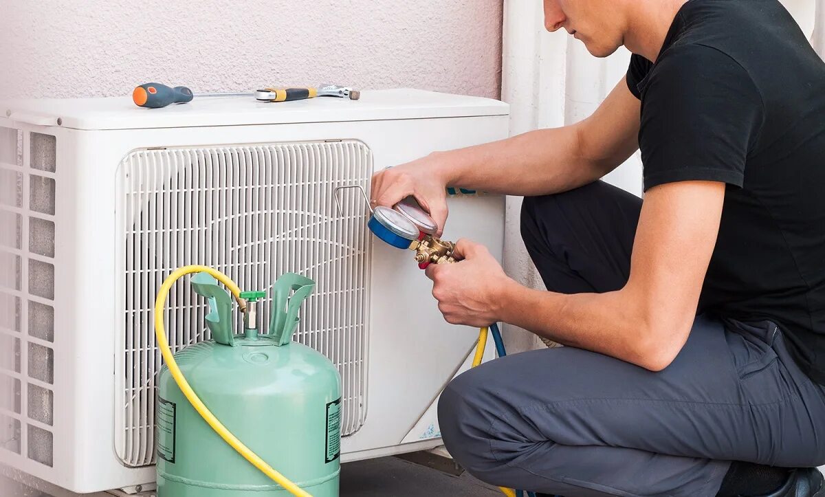 Хладагент для заправки автомобиля. Заправка картриджей для принтера. Заправщик картриджей. Как часто нужно заправлять. Заправка кондиционера в автомобиле.