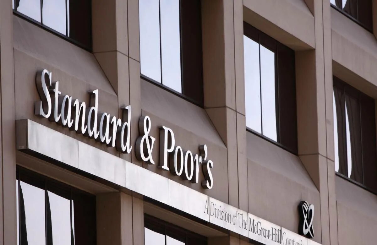 Международное рейтинговое агентство s&p global ratings. S. Рейтинговое агентство s p. Standard poor s логотип. P.