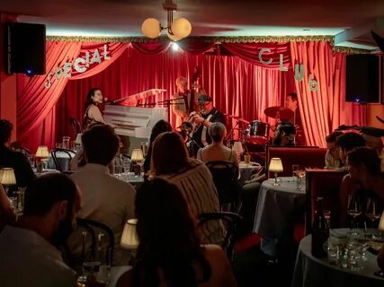21 NYC Bars and Restaurants With Live Music Jazz Club Interior, Cabaret Mus...