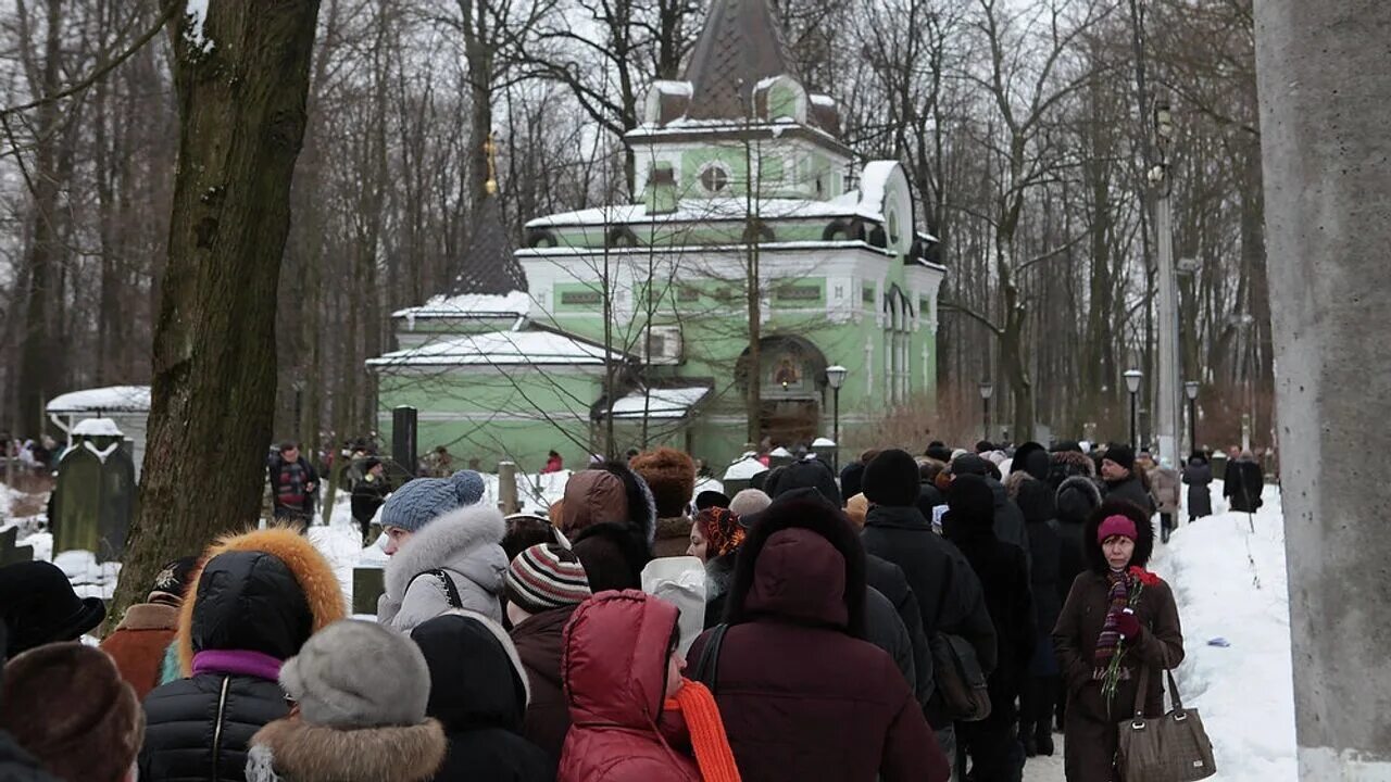 Новости дня 6 февраля. Кладбище Ксении Петербургской в Санкт-Петербурге. Могила Ксении Петербургской в Санкт-Петербурге на Смоленском.