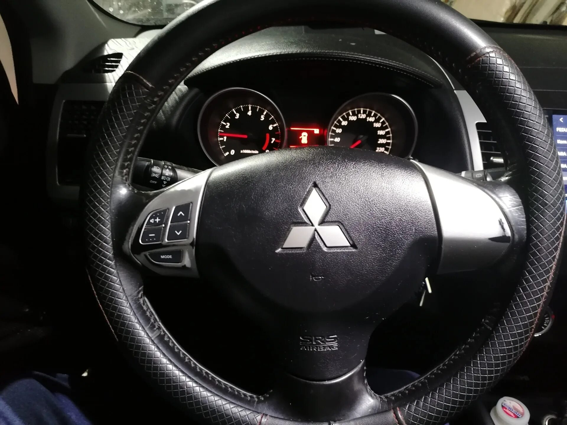 Mitsubishi outlander руль. Руль Митсубиси Аутлендер XL 2011. Митсубиси Аутлендер 2011 руль. Mitsubishi Outlander XL руль. Руль Outlander 2011.