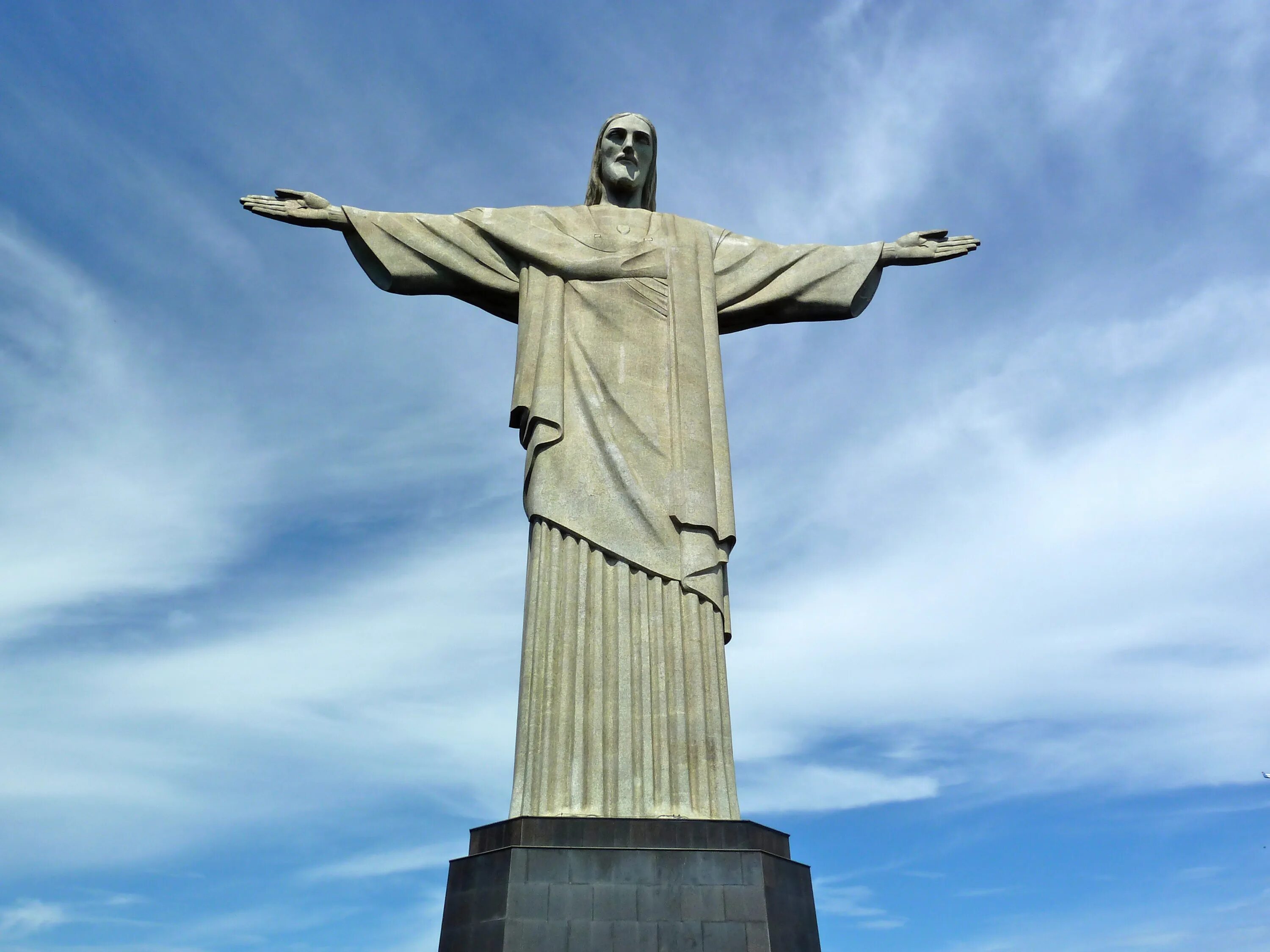 Статуя искупителя. Статуя Христа-Искупителя Бразилия. Статуя в Рио-де-Жанейро. Статуя Иисуса в Бразилии. Памятник Иисусу в Бразилии.